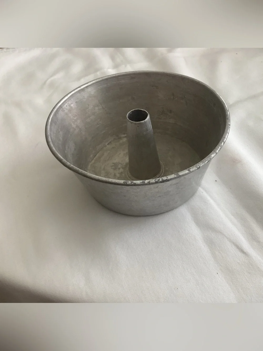 Vtg. Children’s play kitchen toy angel food cake pan.